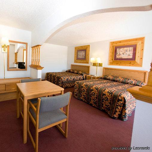 North Country Inn & Suites Mandan Habitación foto